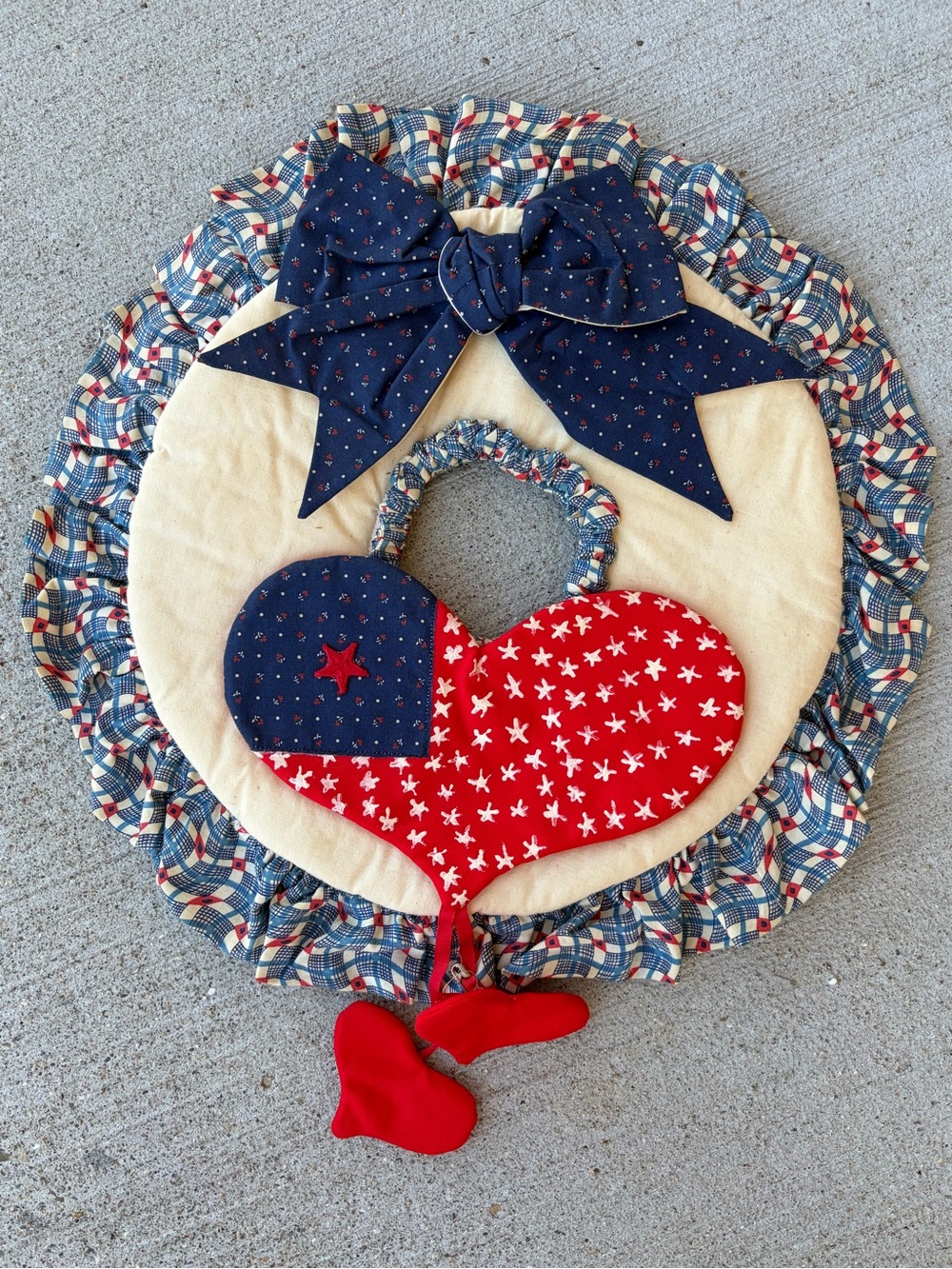 Handmade Cloth Patriotic USA Wreath Door Hanger Fabric Quilted Hearts Painted - Picture 2 of 3